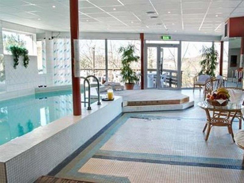 Quality Hotel Нака Екстериор снимка