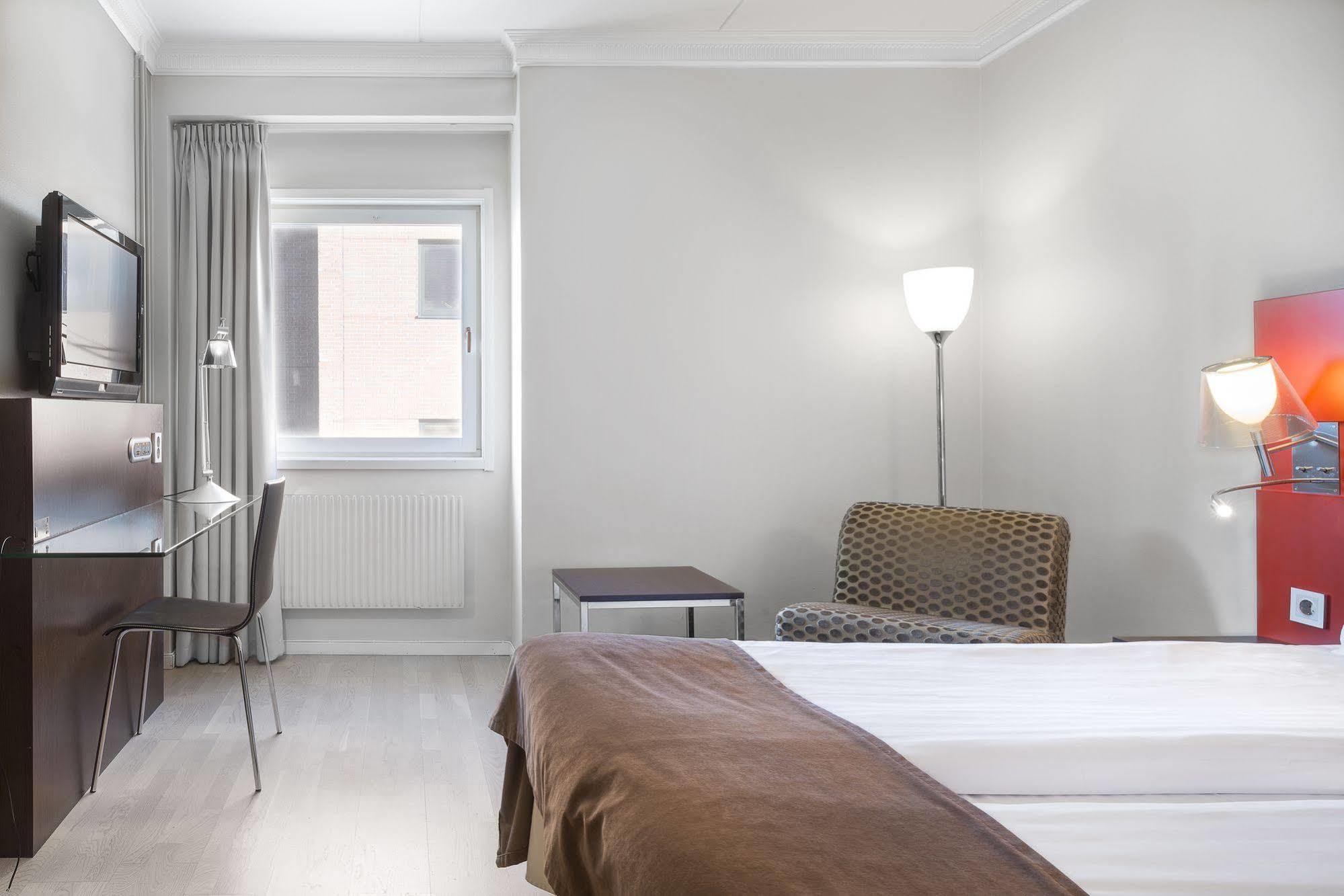Quality Hotel Нака Екстериор снимка