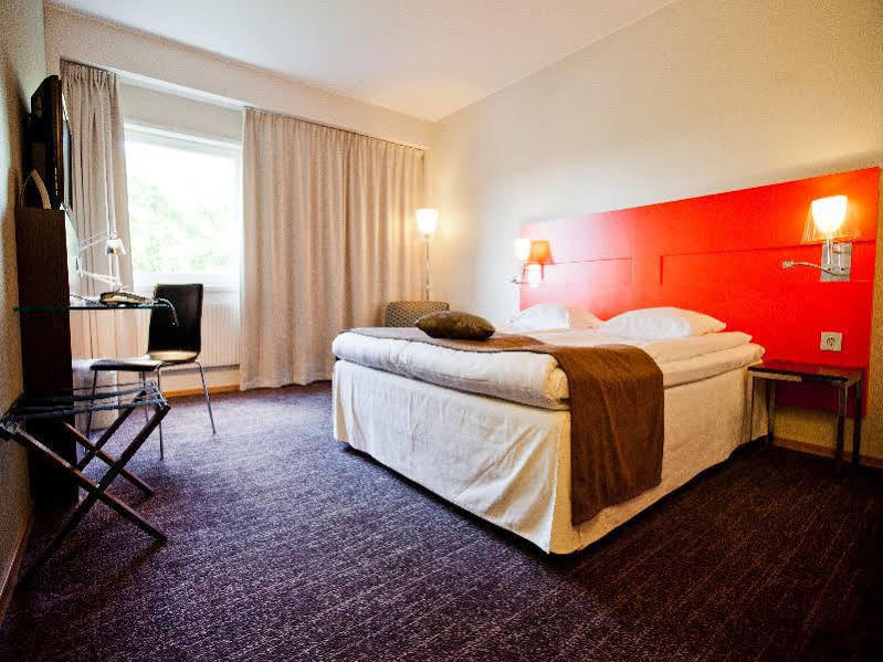 Quality Hotel Нака Екстериор снимка