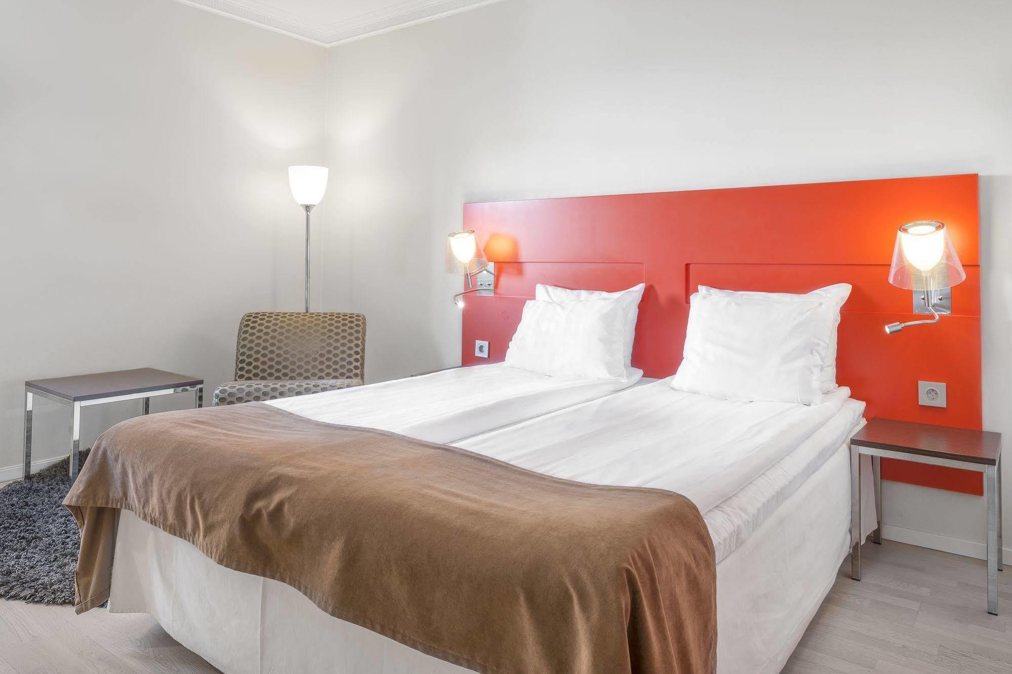 Quality Hotel Нака Екстериор снимка